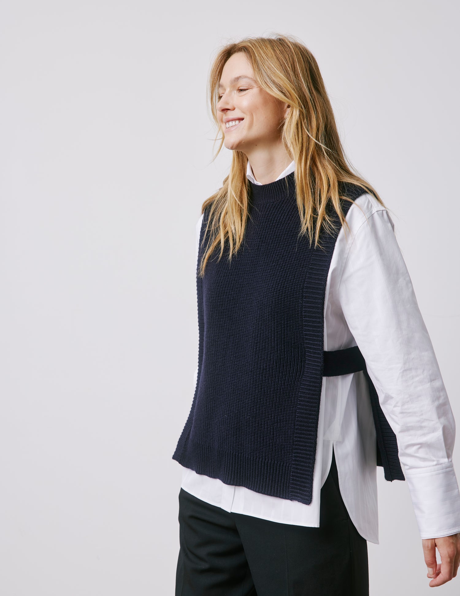 Ilonna navy wool sleeveless sweater