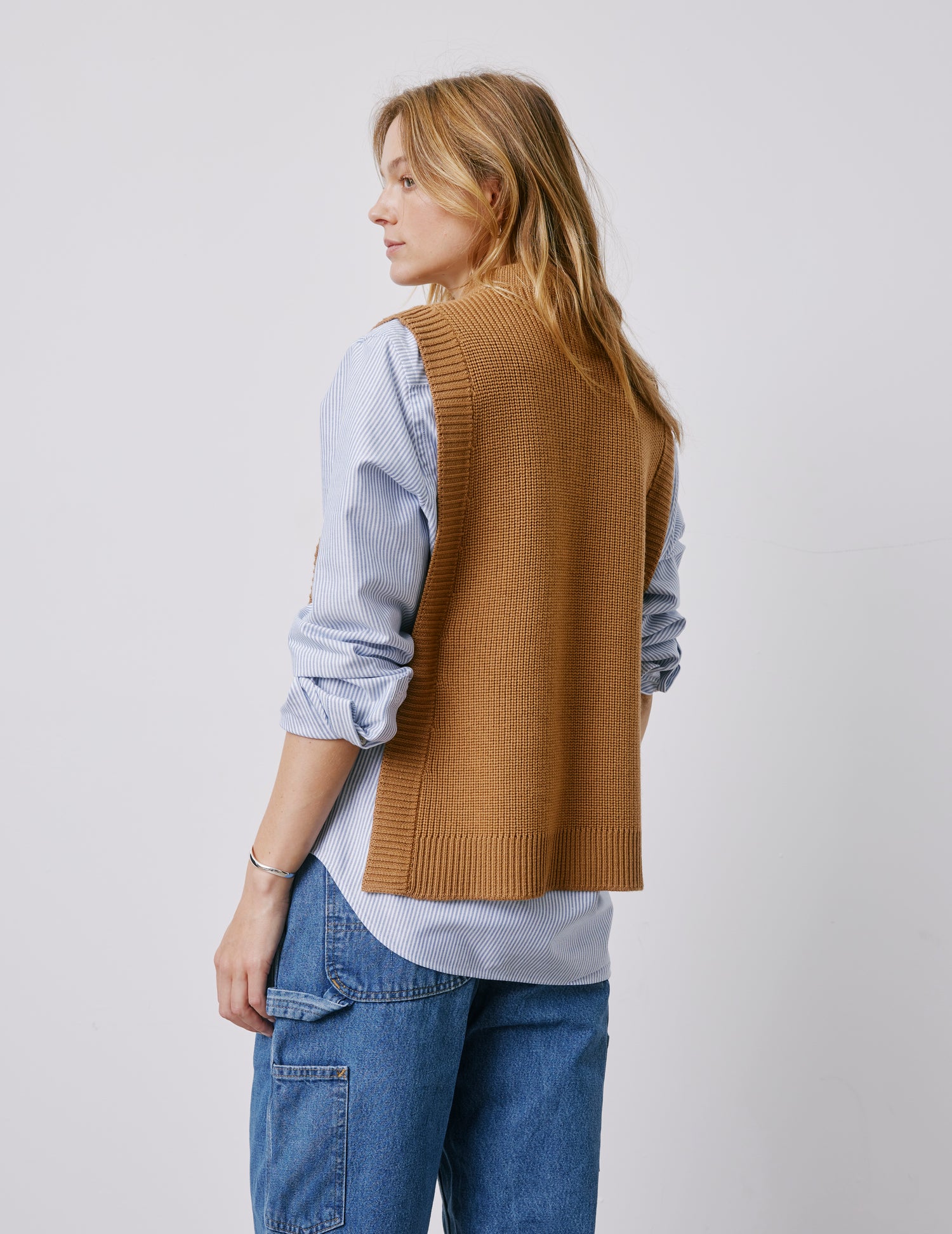 Ilonna camel wool sleeveless sweater