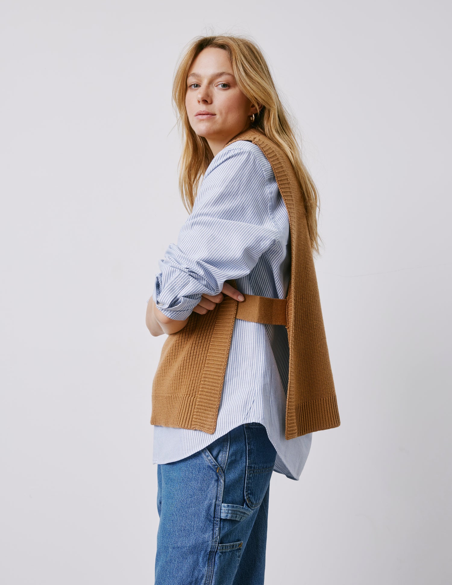 Ilonna camel wool sleeveless sweater