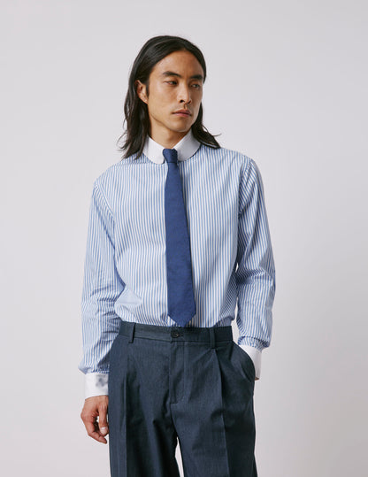 Semi-fitted blue striped shirt