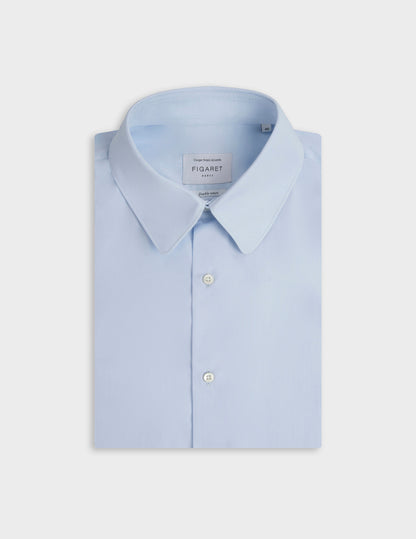 Semi-fitted blue shirt