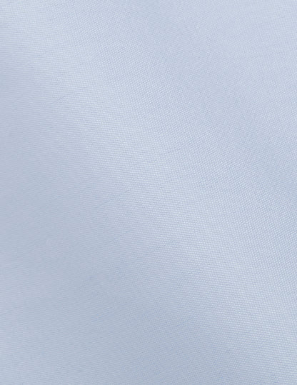 Semi-fitted blue shirt