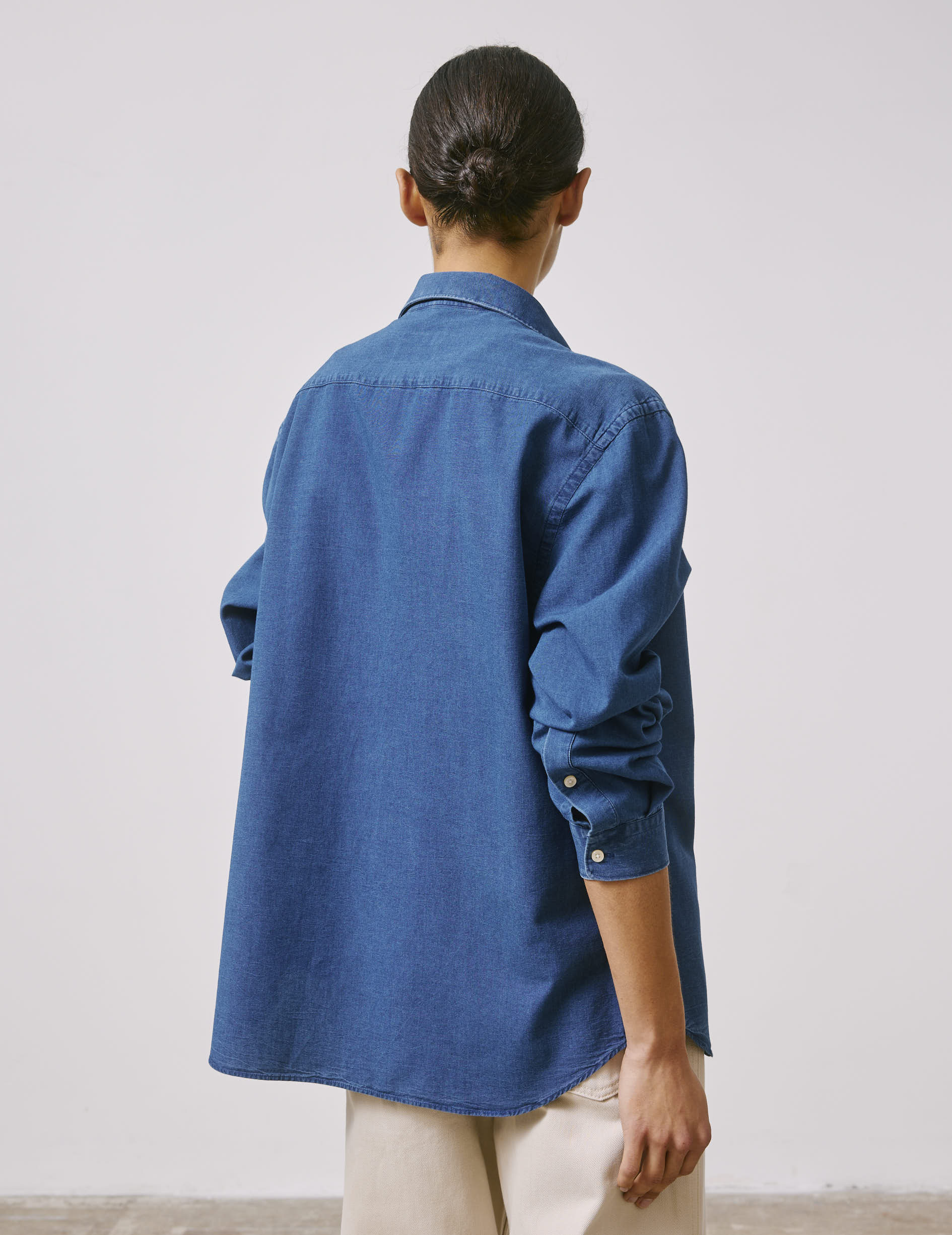 Denim "Je t'aime" unisex shirt with off-white embroidery - Denim - Figaret Collar