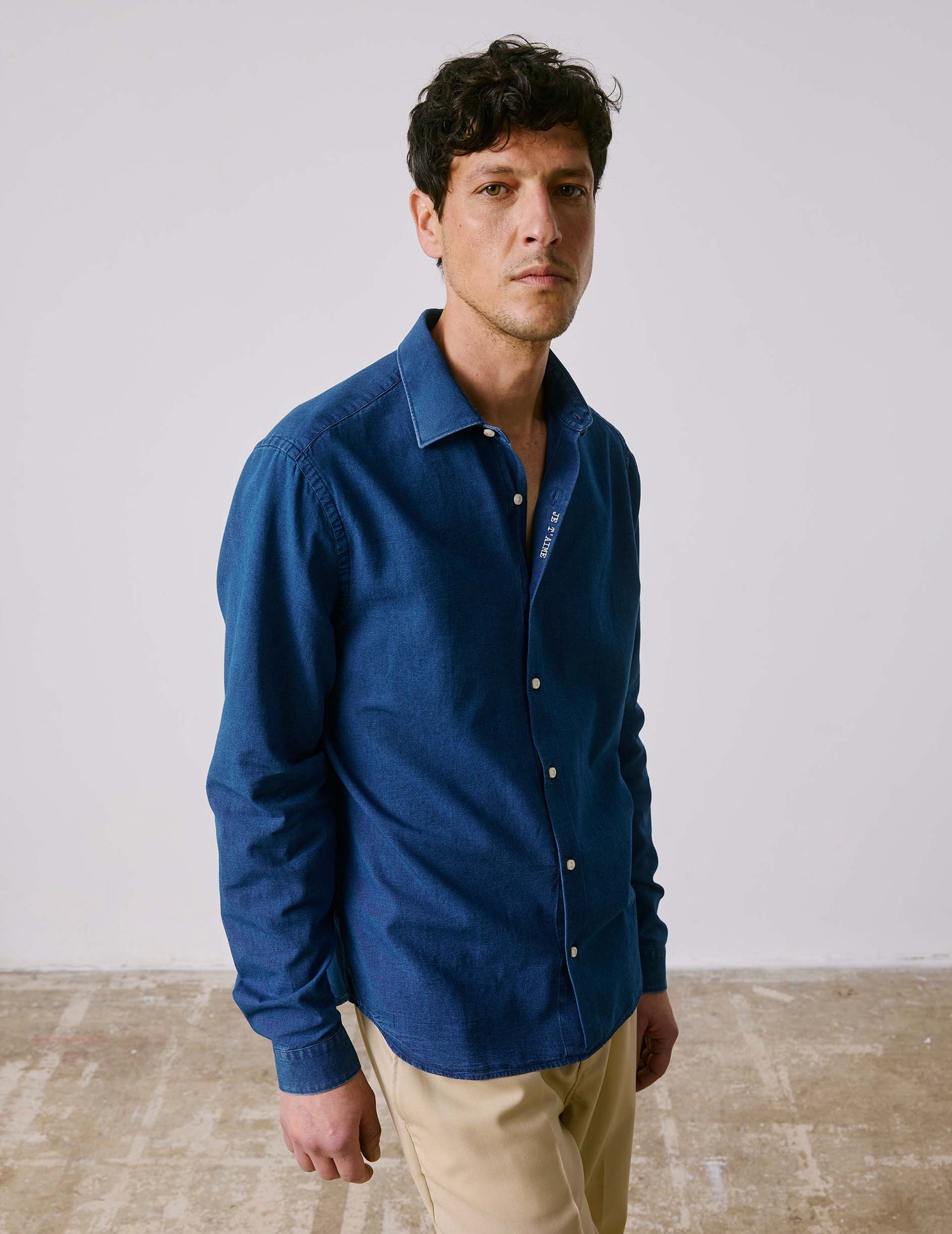 Unisex Denim "Je t'aime" shirt - Denim - Figaret Collar#3