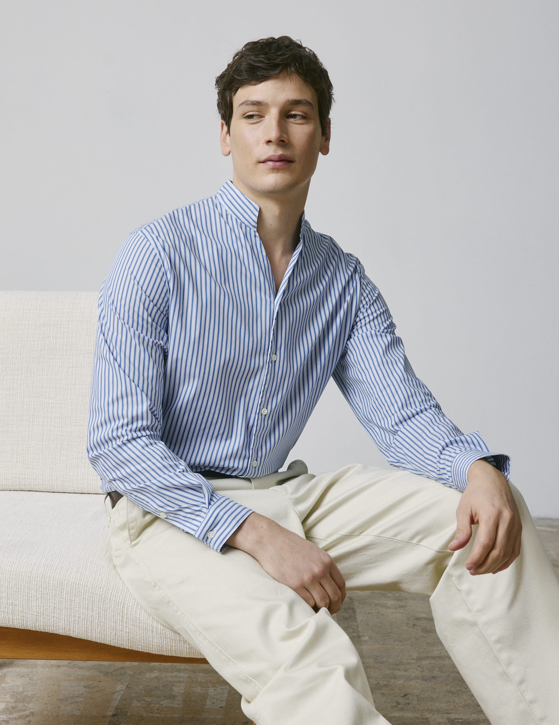 Striped blue Carl shirt - Poplin - open right Collar