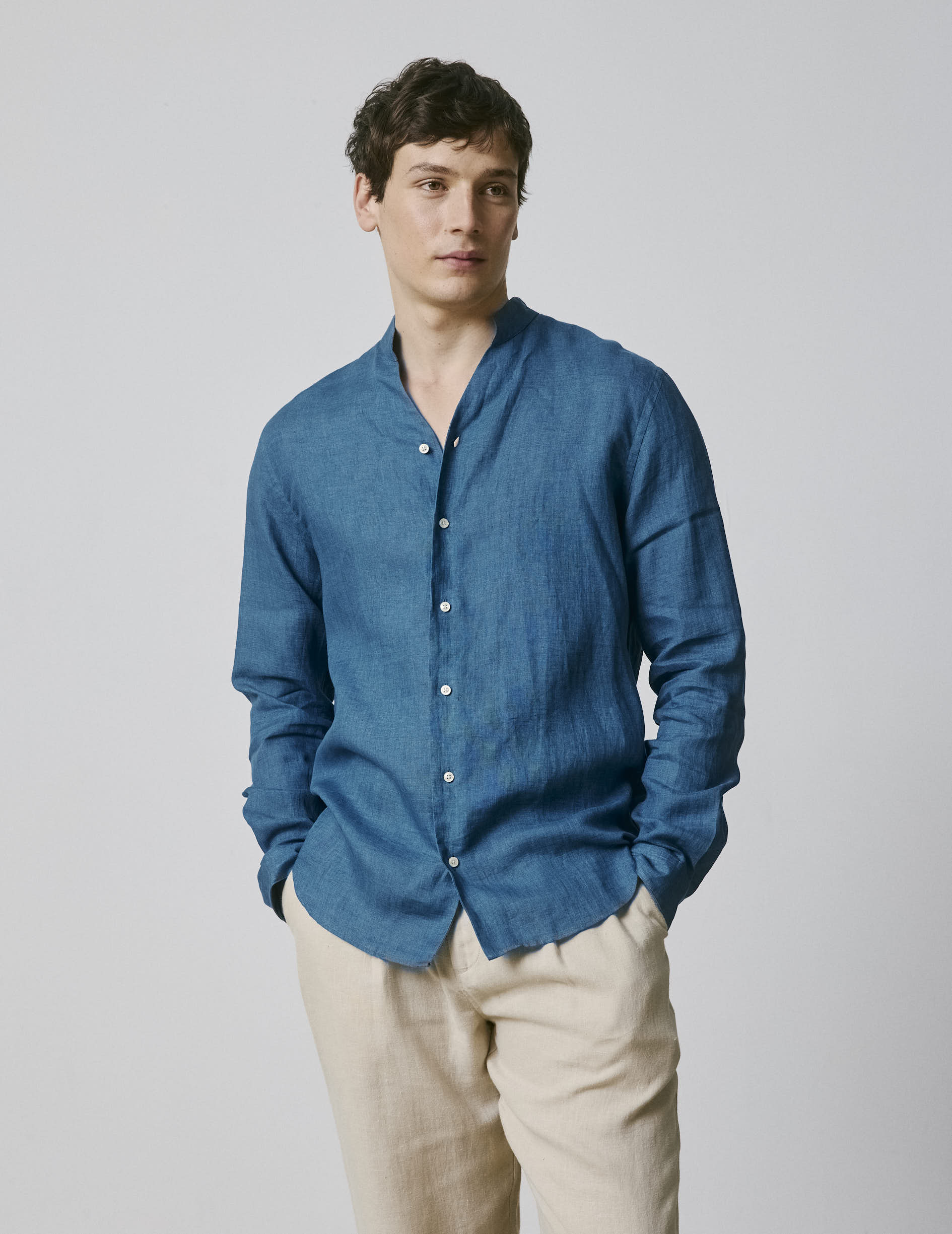 Blue linen Carl shirt - Linen - Open right of way Collar