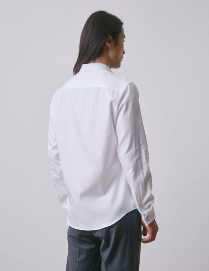Semi-fitted white shirt