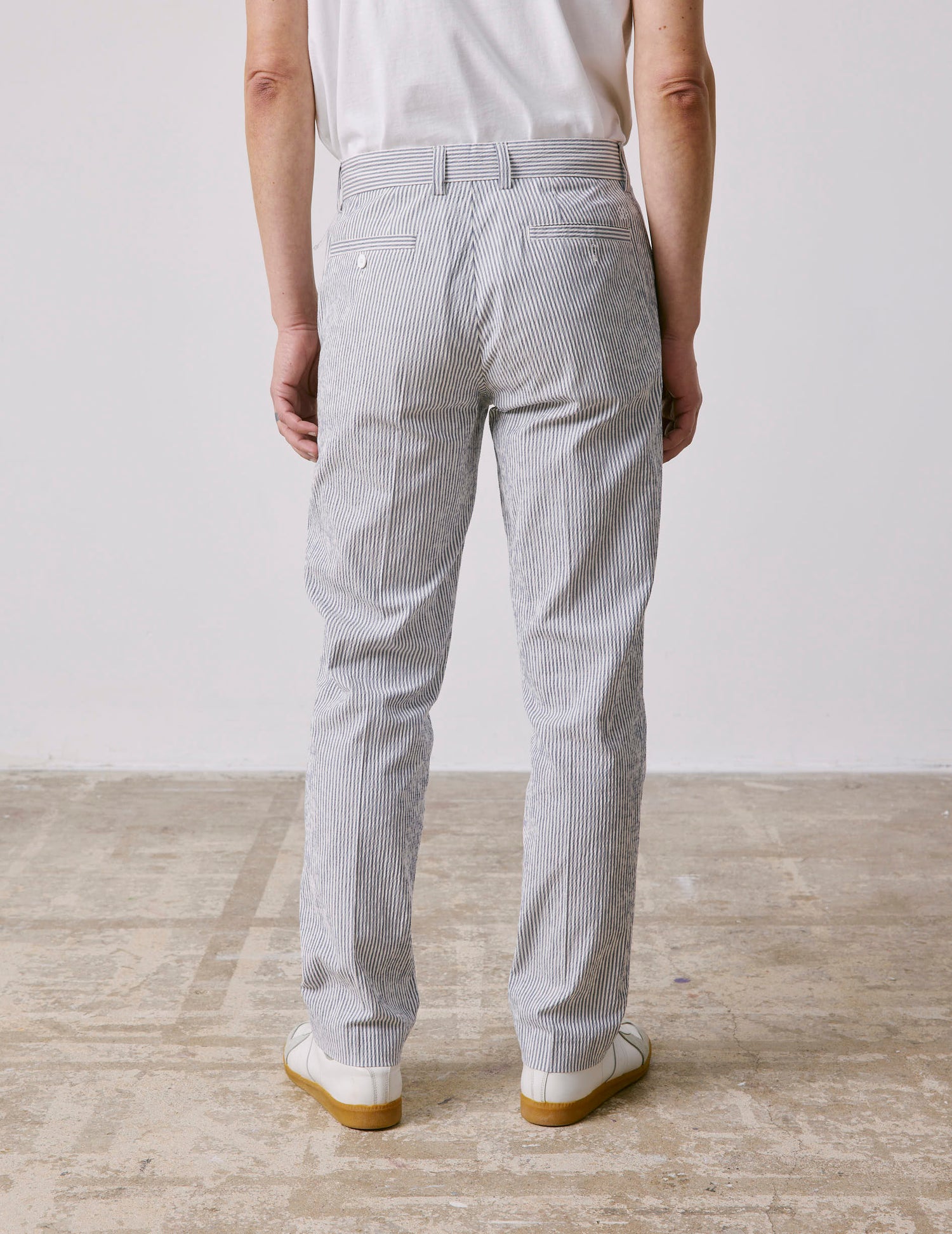 Geofrey chinos in striped blue seersucker