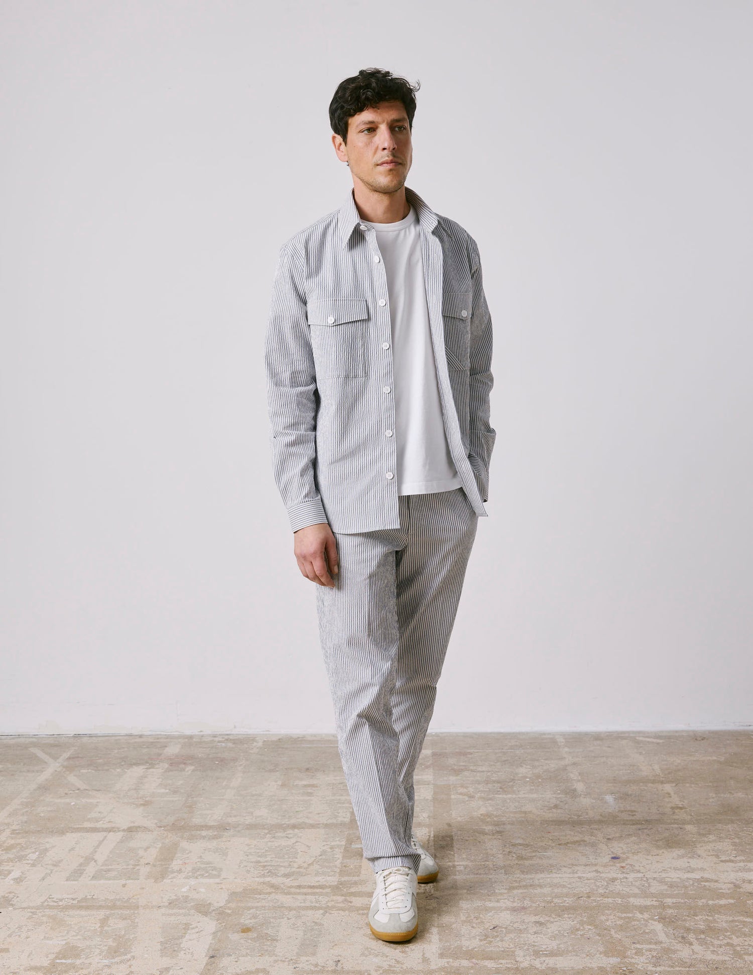 Geofrey chinos in striped blue seersucker