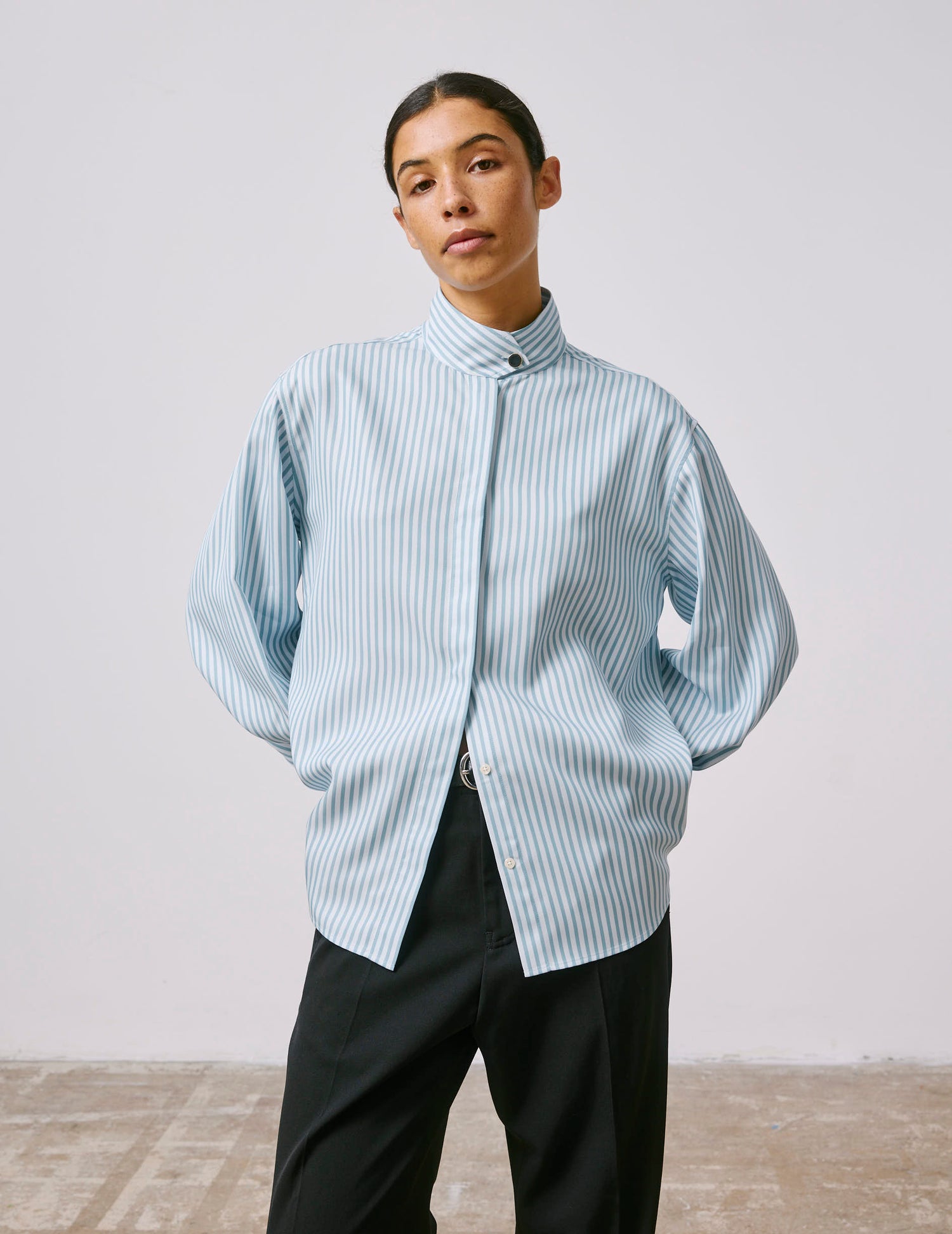 Blue lyocell Innaée shirt with hidden button placket - Twill - Droit montant pointe Collar#3