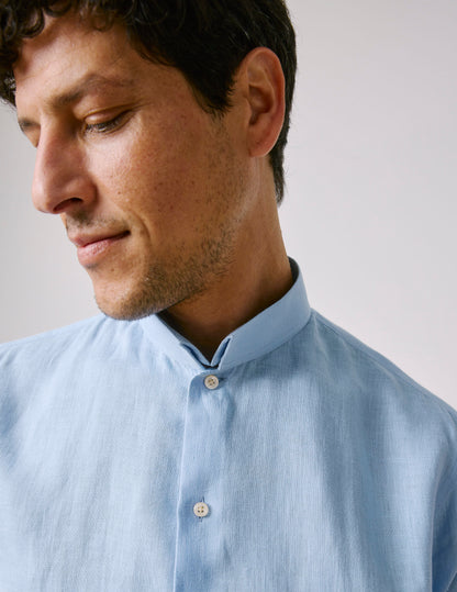 Light blue linen semi-fitted shirt 