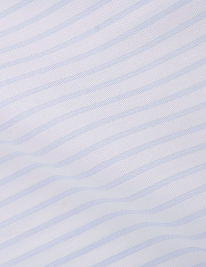 Semi-fitted light blue shirt