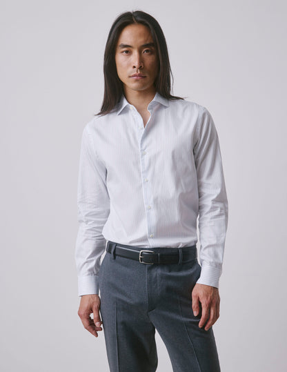 Semi-fitted light blue shirt