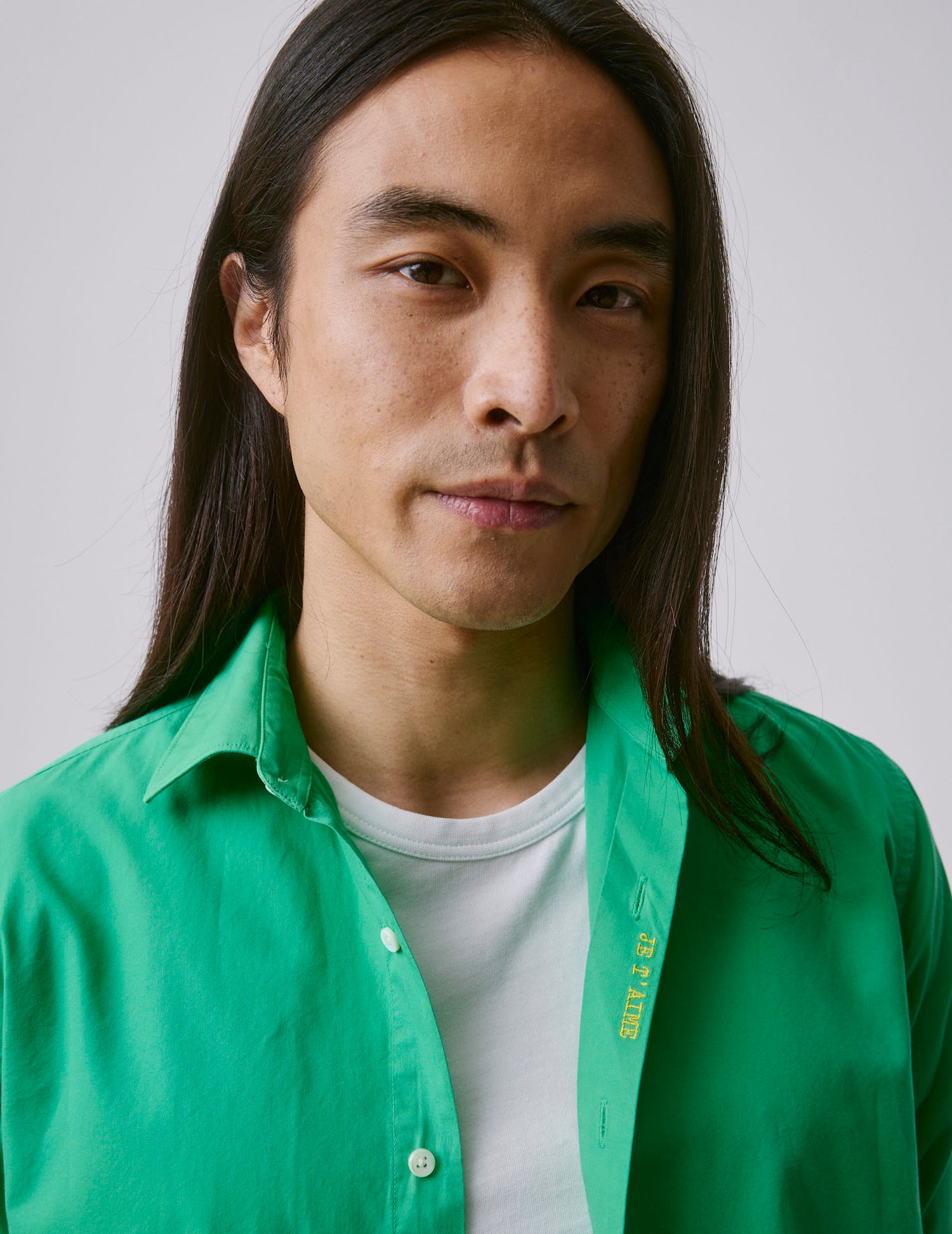 "Je t'aime" unisex green shirt - Poplin - Figaret Collar#1
