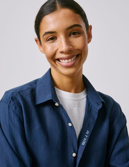 Unisex navy “Je t’aime” shirt