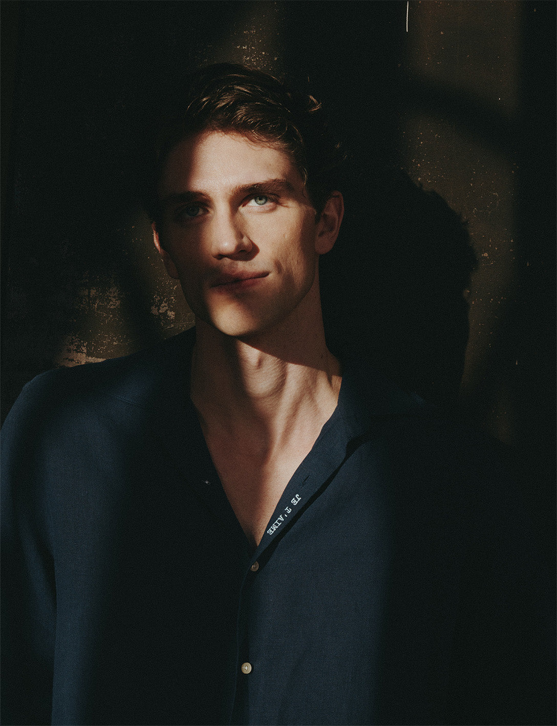 Unisex navy “Je t’aime” shirt - Linen - Figaret Collar#1