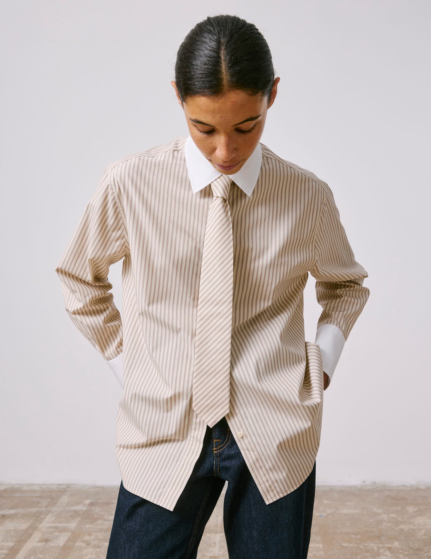 Beige striped poplin tie