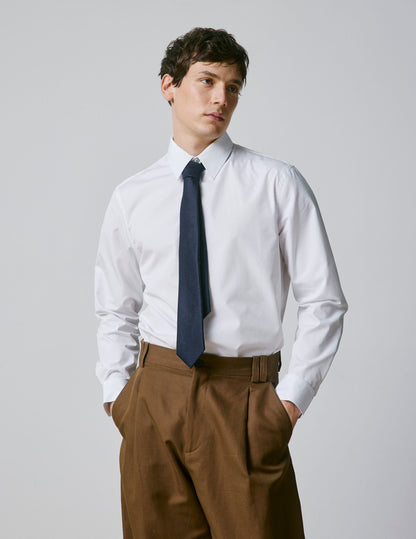 White semi-fitted shirt