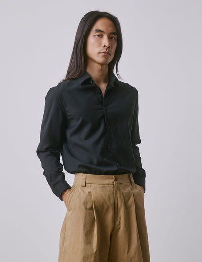 Black virgin wool Auguste shirt