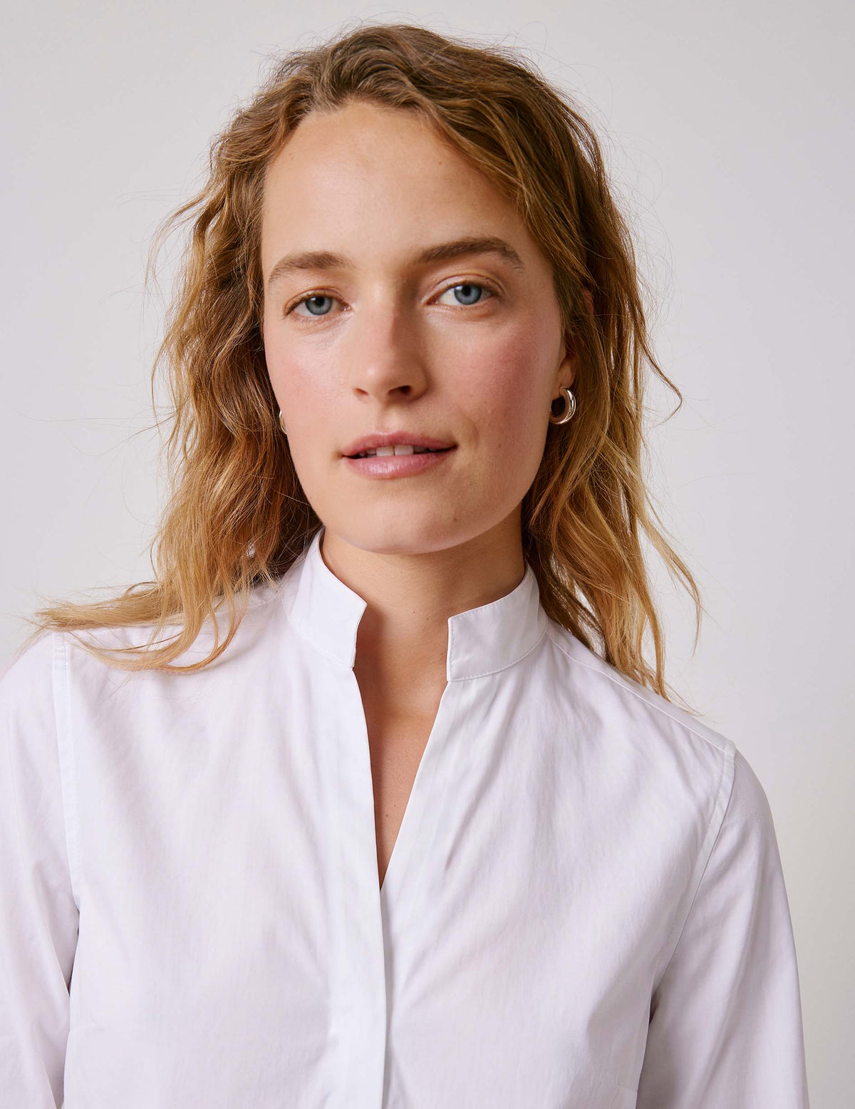 White Carlita shirt - Poplin - Open right Collar#3