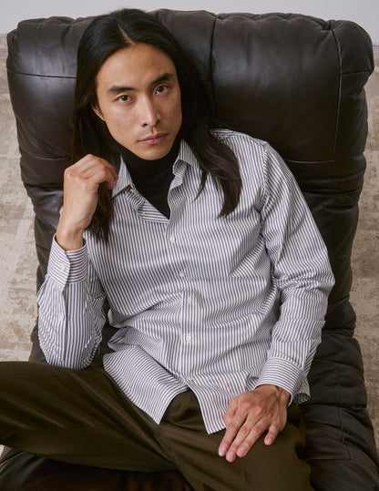 Semi-fitted brown striped shirt