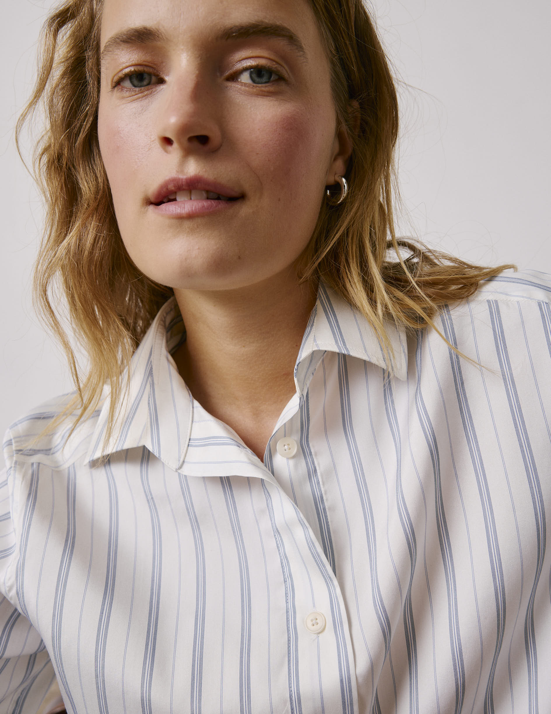 Light blue striped Hannah shirt - Silk - Shirt Collar - Musketeers Cuffs