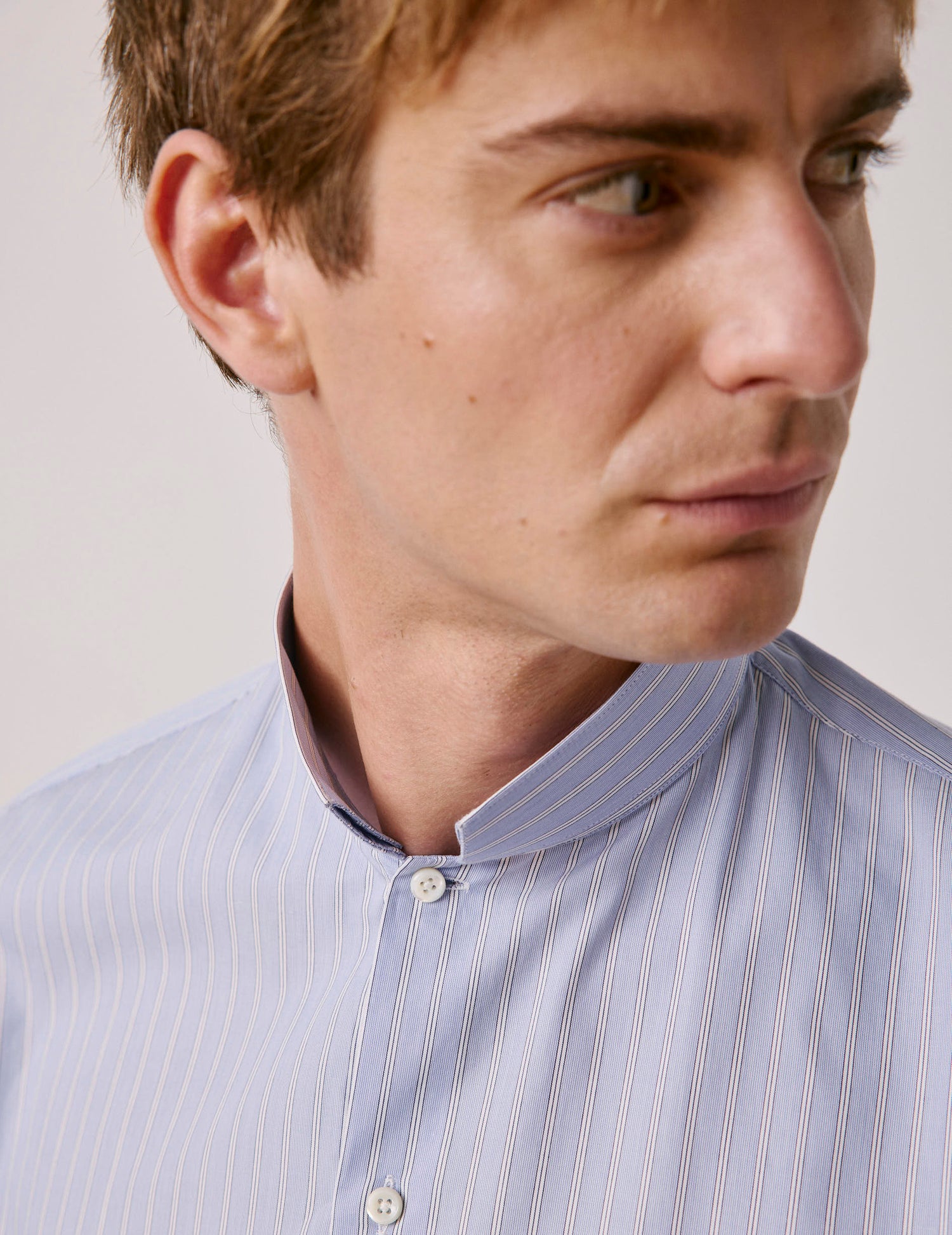 Semi-fitted blue striped shirt - Poplin - Reverse Collar