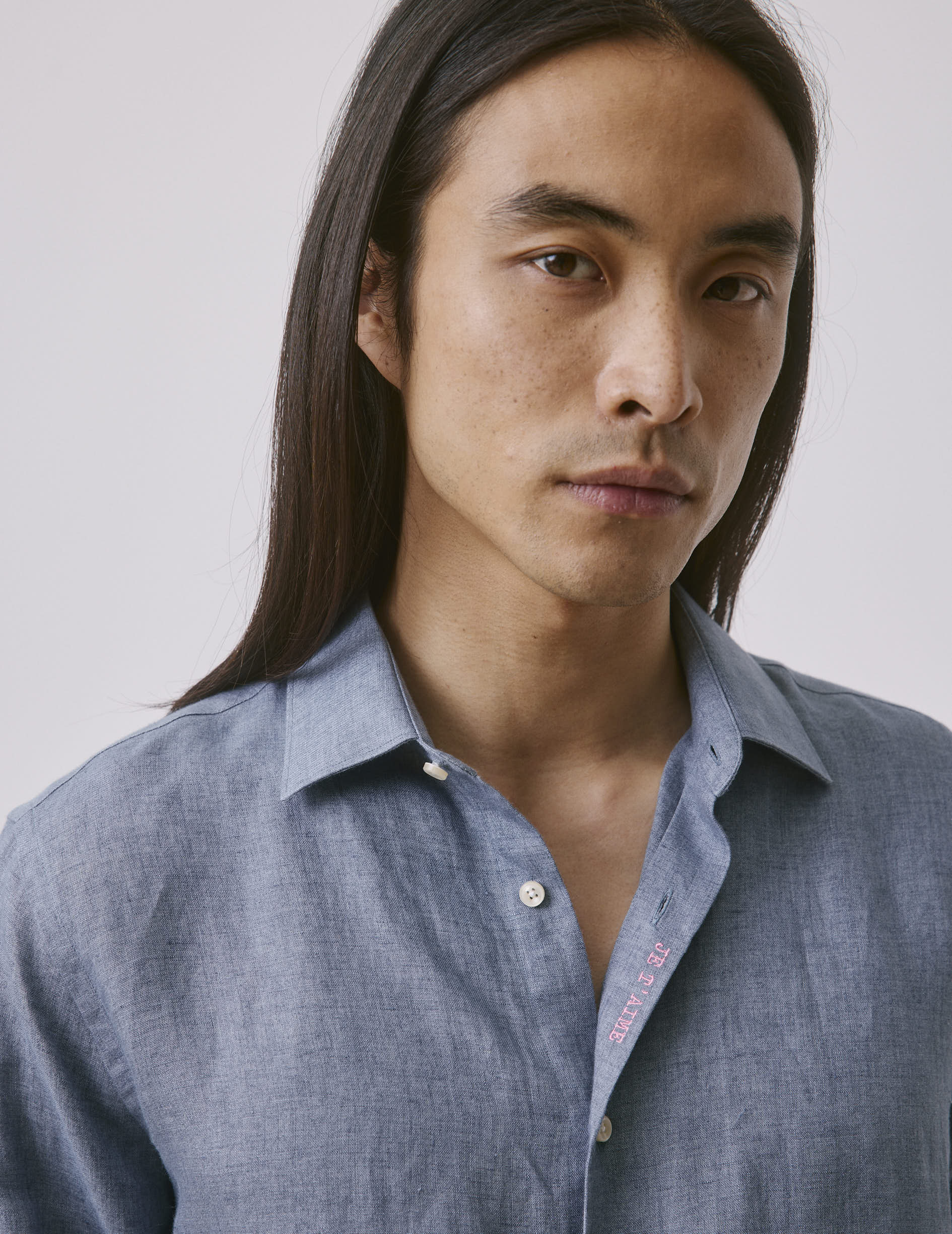 Unisex blue linen “Je t’aime” shirt - Linen - Figaret Collar
