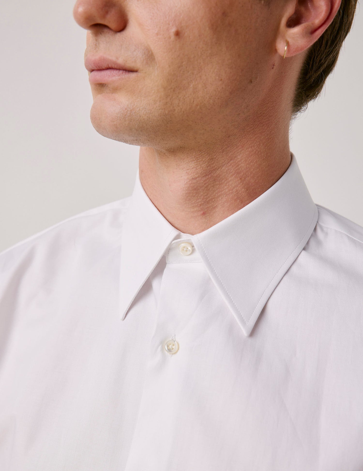 Semi-fitted white shirt - Chevron - Majestic Collar