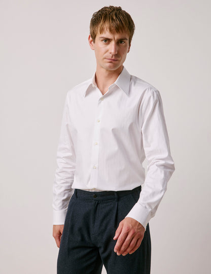 Semi-fitted white shirt