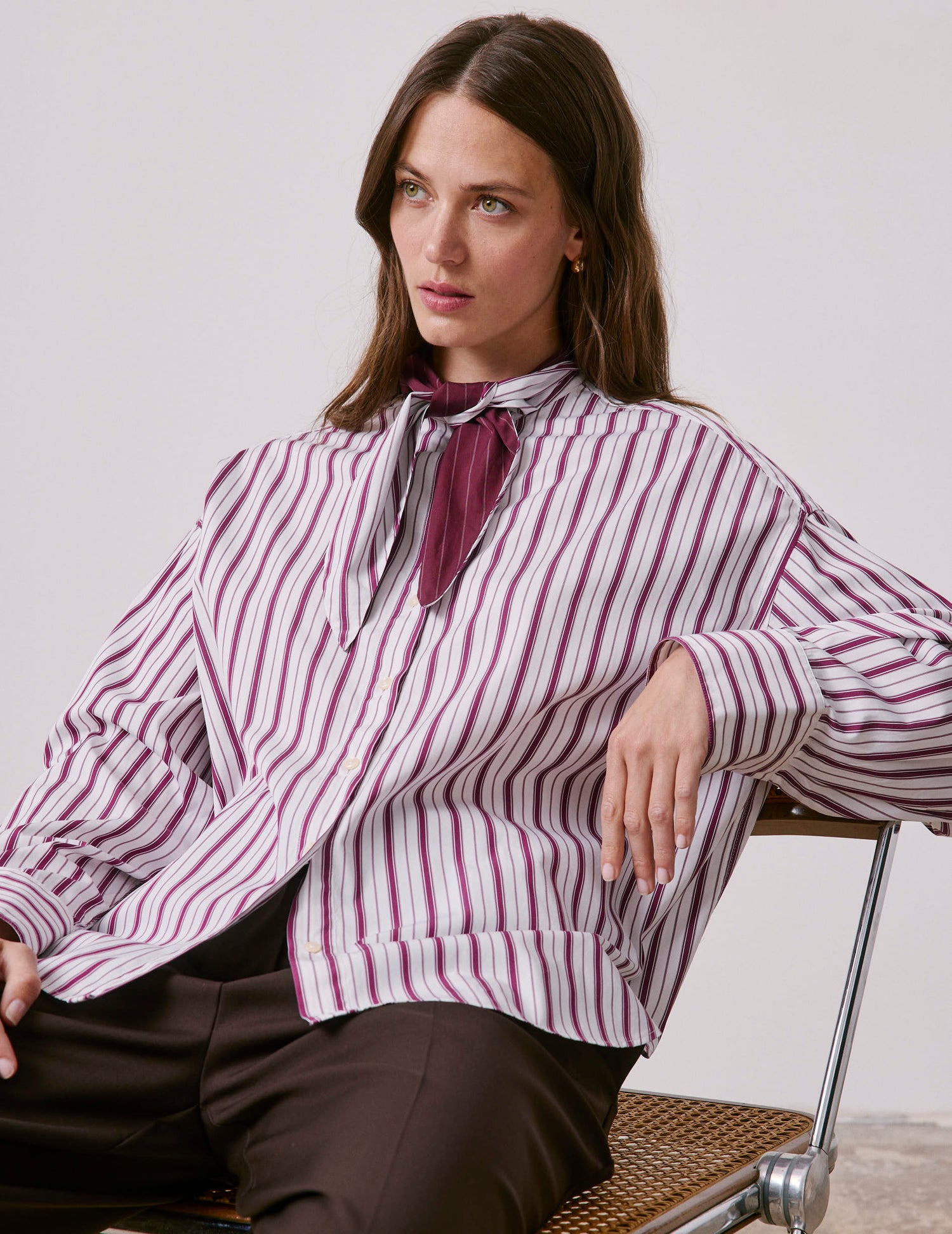 Burgundy striped Margaux shirt - Poplin - Lavallière tie Collar