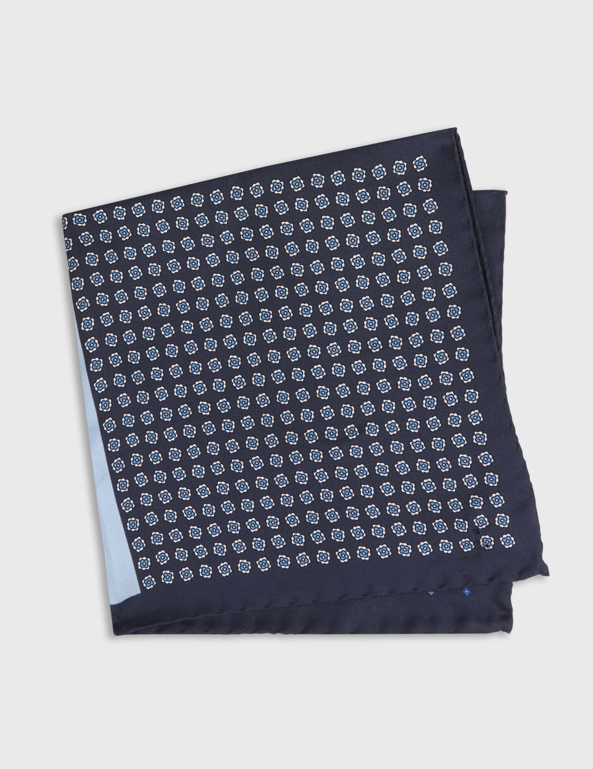 Four-sided silk pocket square