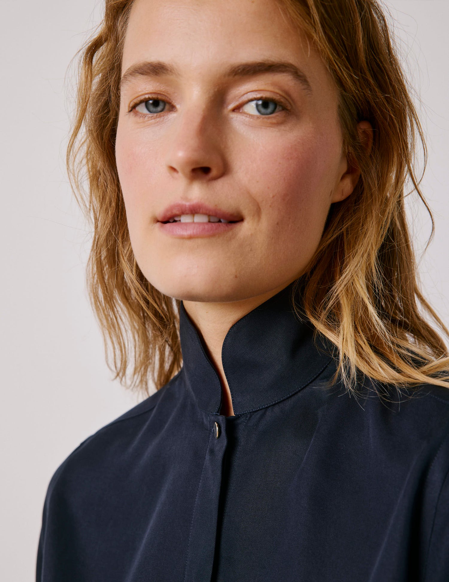 Navy blue lyocell Peyton shirt - Twill - Round up amount Collar - Musketeers Cuffs