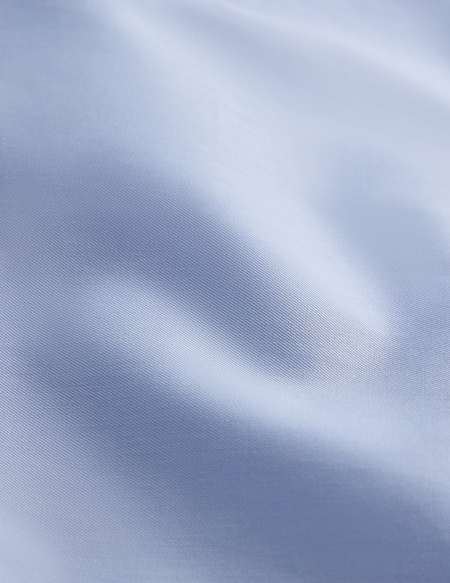 Semi-fitted blue shirt