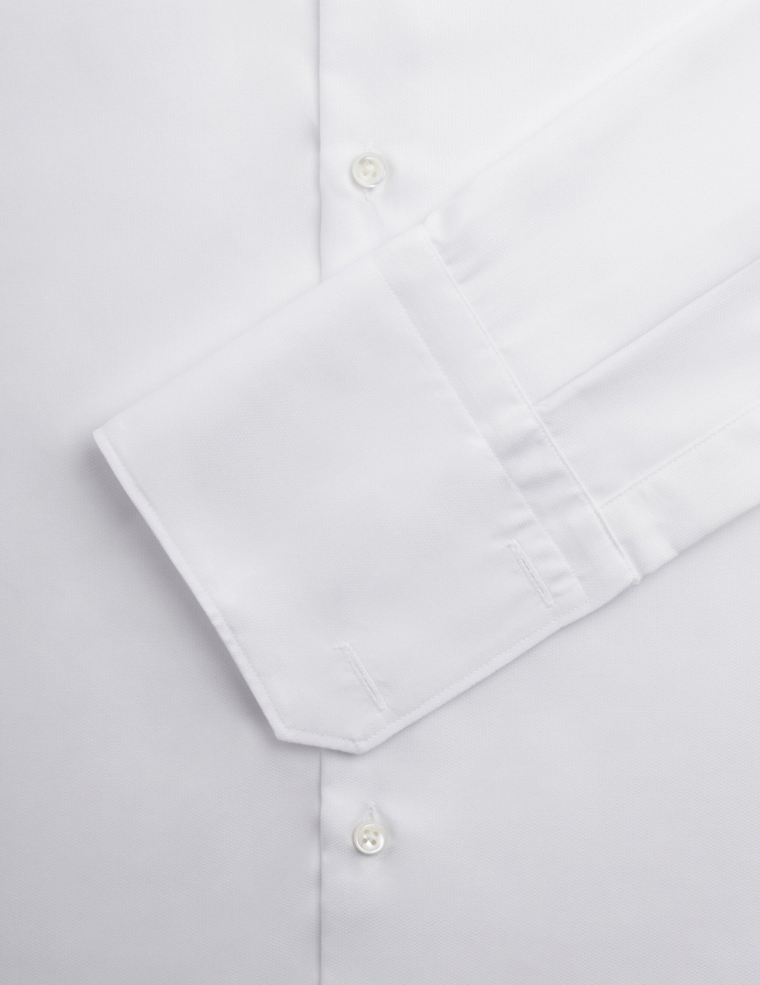Semi-fitted white shirt