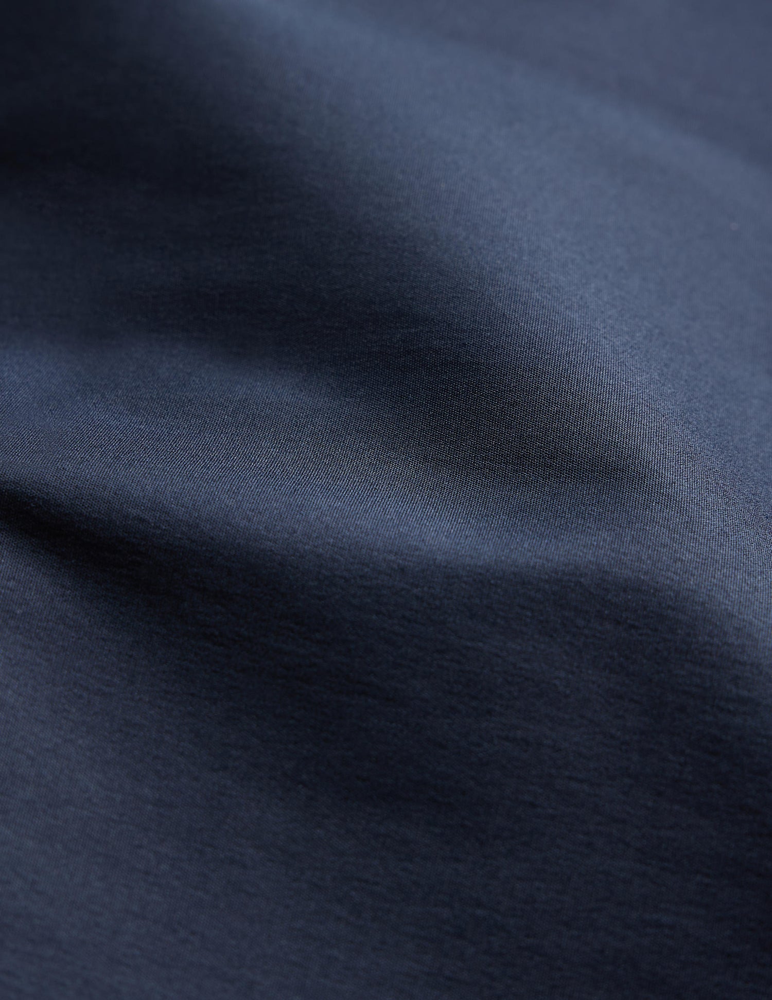 Fitted navy stretch shirt