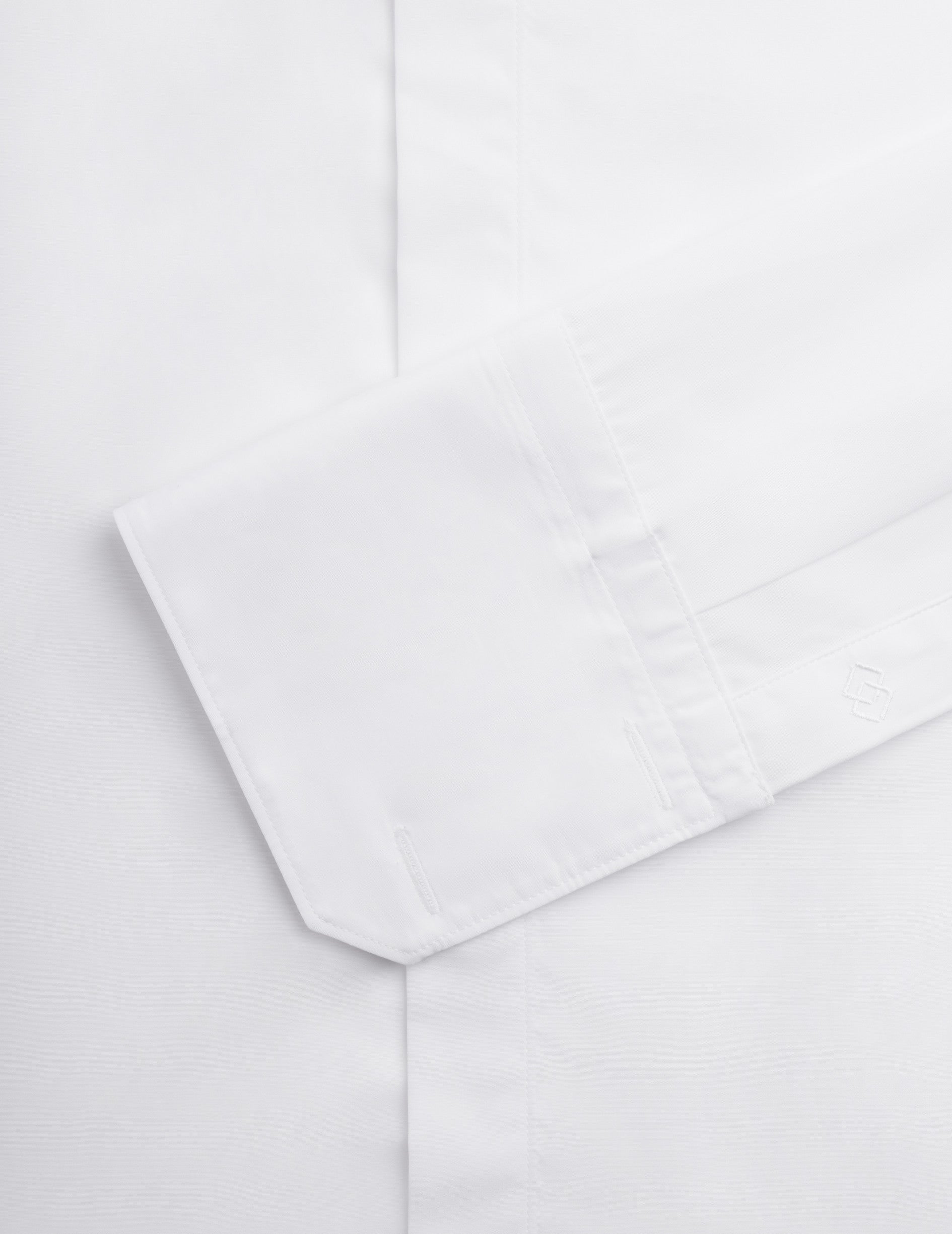 Semi-fitted white hidden throat shirt - Poplin - Wing Collar - French Cuffs